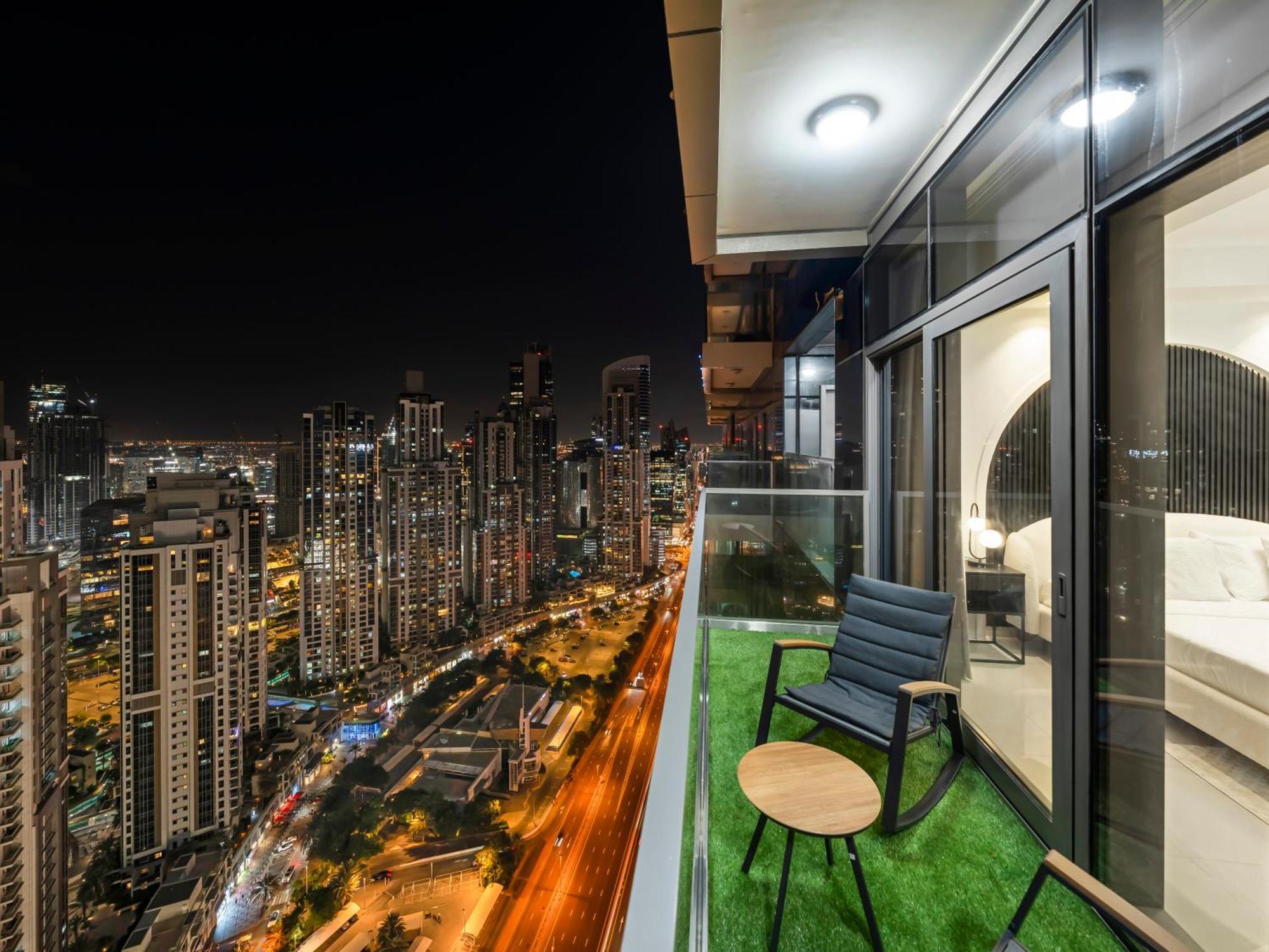 Luxury At Paramount Midtown - Downtown - Full Burj Khalifa View - Highest Infinity Swimming Pool Apartment *