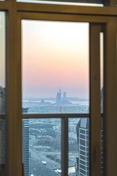 Magical With Rooftop Pool & Burj Khalifa View! Apartment Dubai