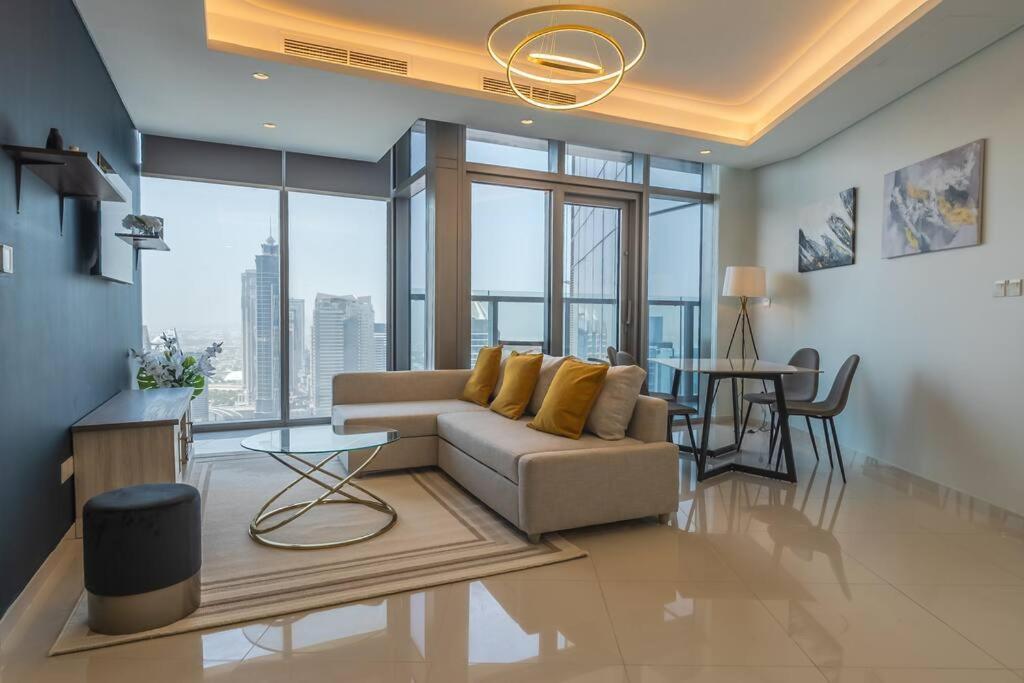 Apartment Magical With Rooftop Pool & Burj Khalifa View!