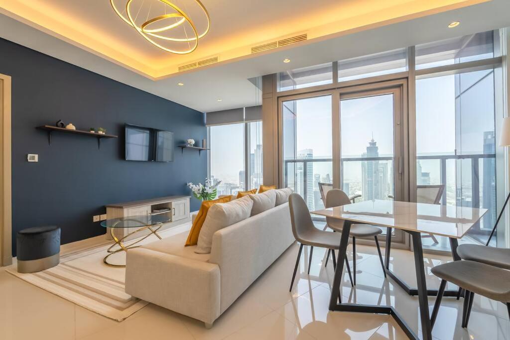 Magical With Rooftop Pool & Burj Khalifa View! Apartment *
