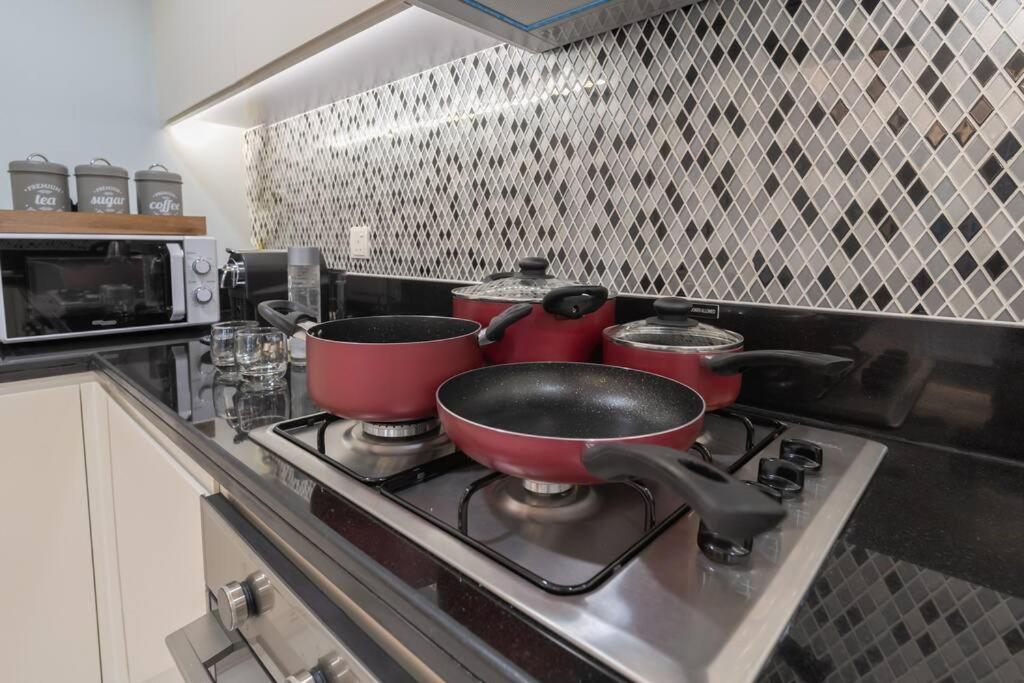 Magical With Rooftop Pool & Burj Khalifa View! Apartment