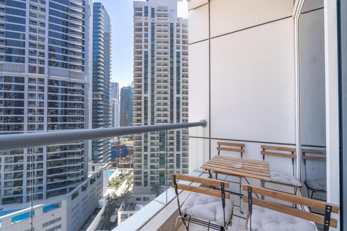 Charming Comfy 2-bedroom In Marina Apartment
