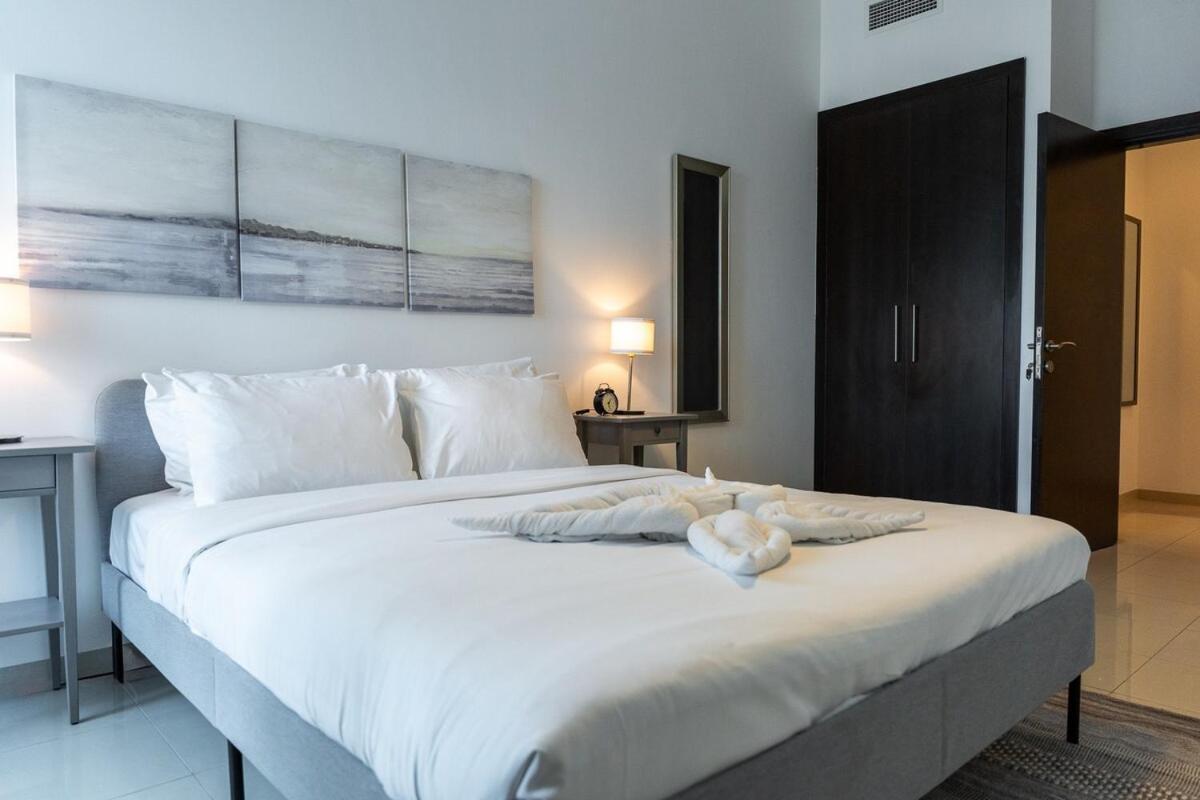 Charming Comfy 2-bedroom In Marina