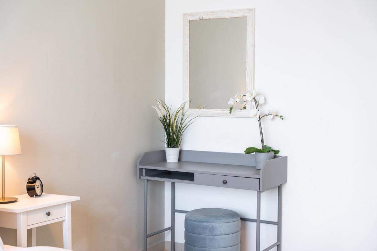 Apartment Charming Comfy 2-bedroom In Marina