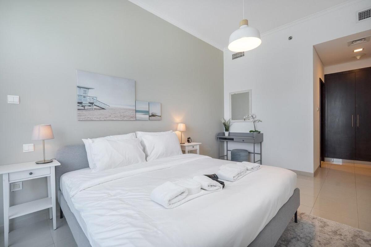 Charming Comfy 2-bedroom In Marina