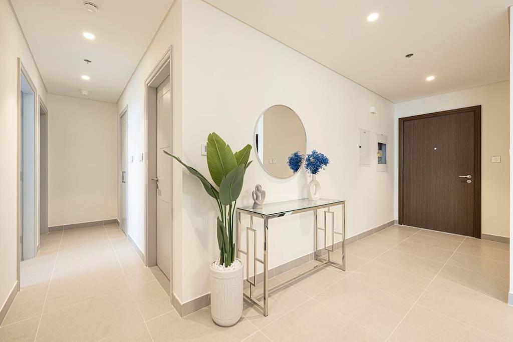 Apartment Lux In Downtown I Walk To Mall Dubai