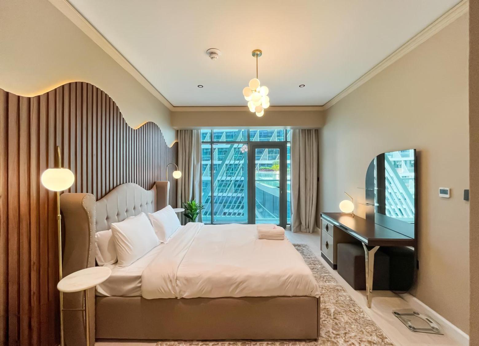 Livbnb-upgraded Urbanchic 1br With Balcony * Dubai