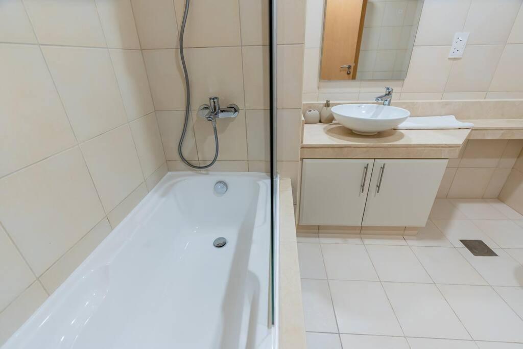 Elegant 1br Retreat With Ocean Views, Palm Apartamento Dubai