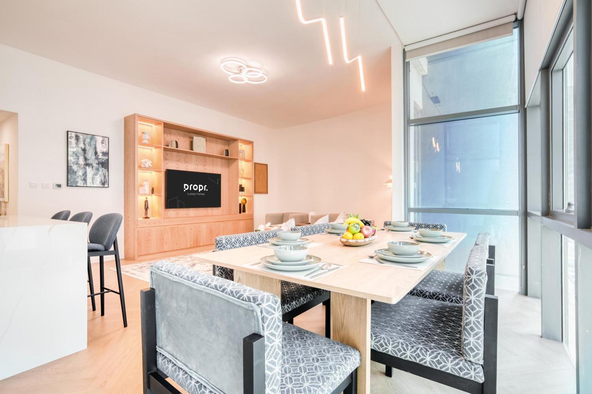 Apartment Stylish Upgraded 3br Retreat In Marina *