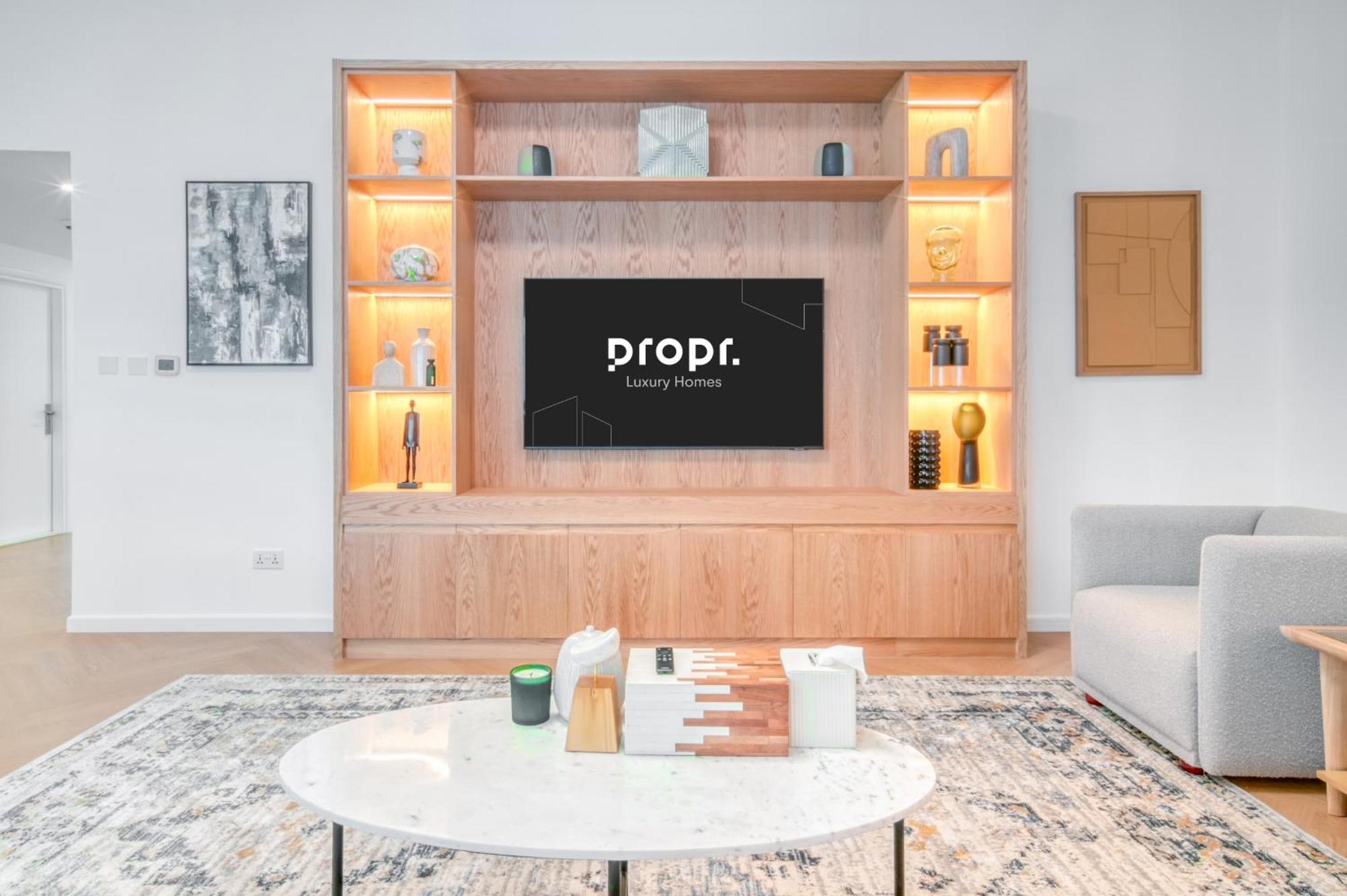 Stylish Upgraded 3br Retreat In Marina * Dubai