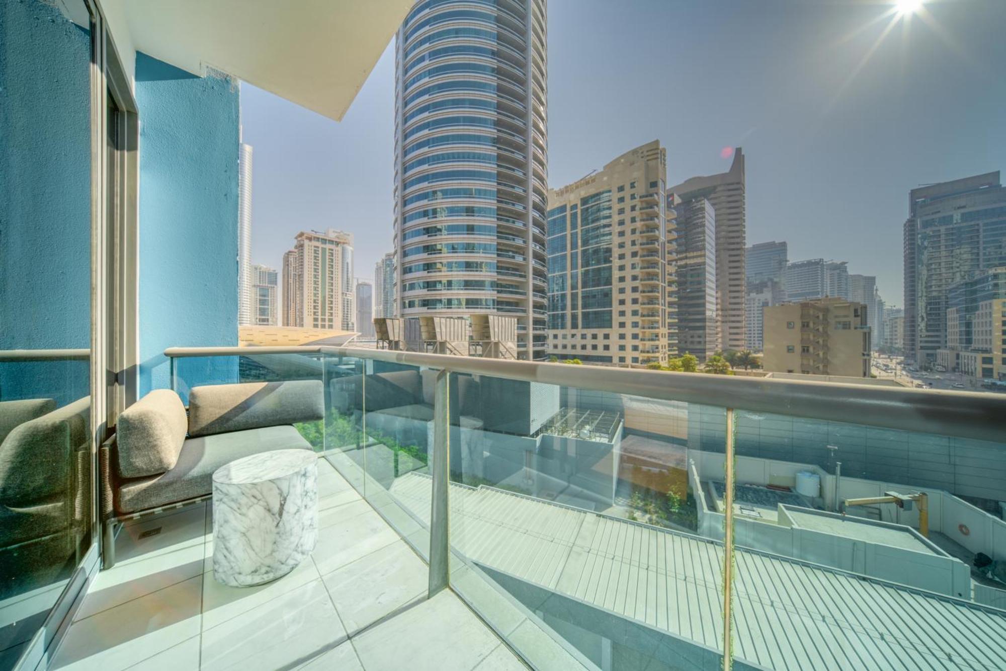 Apartment Stylish Upgraded 3br Retreat In Marina *