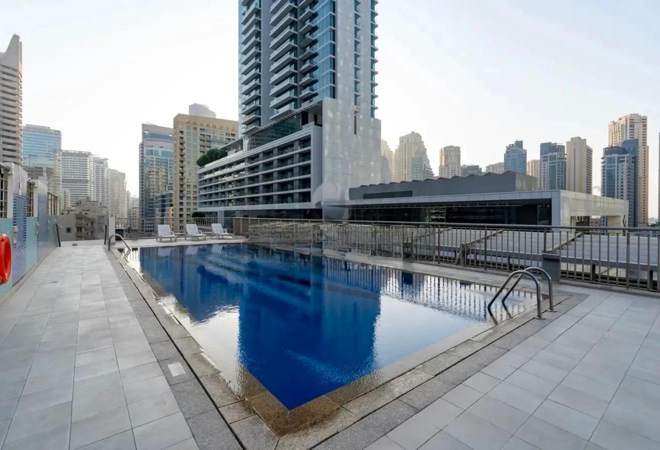 Stylish Upgraded 3br Retreat In Marina Apartment Dubai