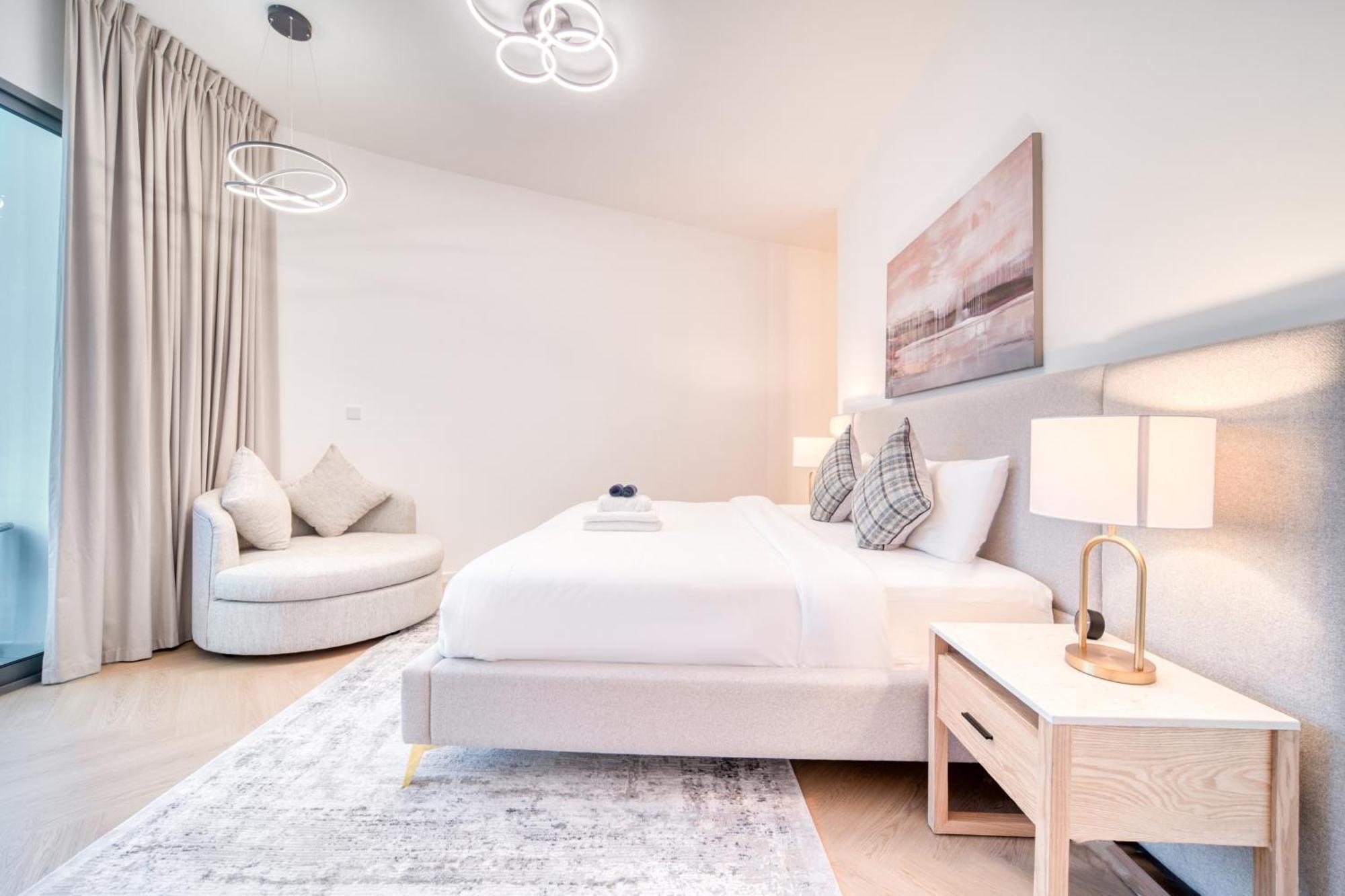 Apartment Stylish Upgraded 3br Retreat In Marina Dubai