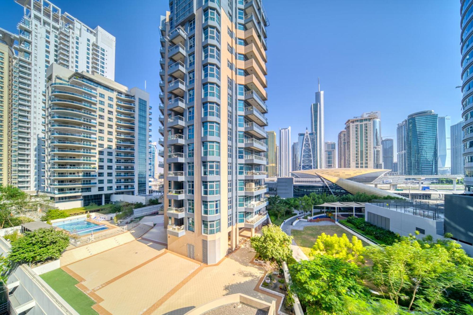 Apartment Stylish Upgraded 3br Retreat In Marina Dubai