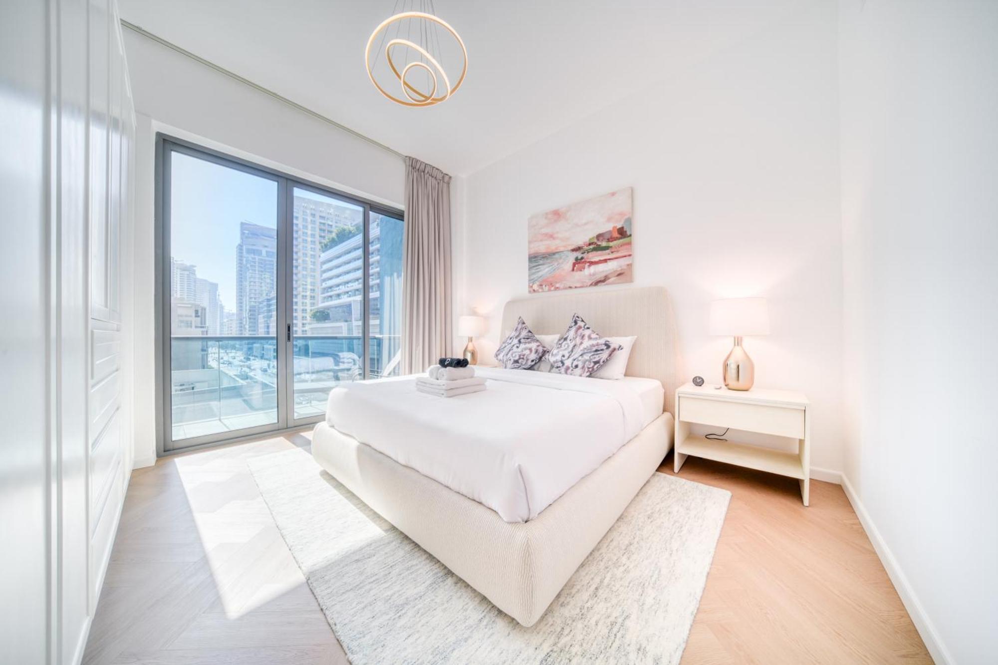 Apartment Stylish Upgraded 3br Retreat In Marina *