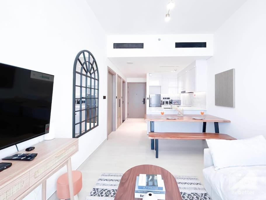 Apartment Views & Comforts At Binghatti Emerald *