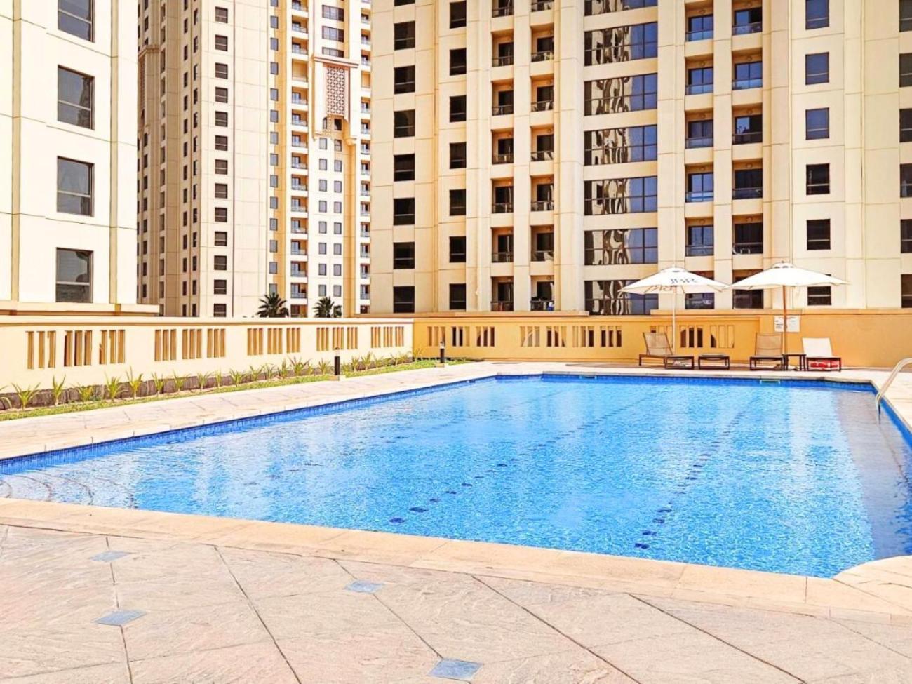 Stylish 2 Bedroom Service With Sea View Dubai