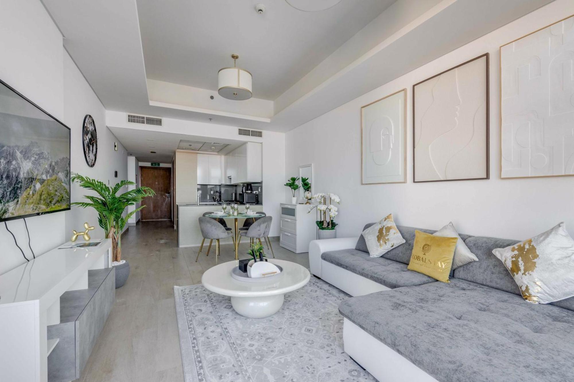 Luxury Azizi Mina Beachfront Apartamento