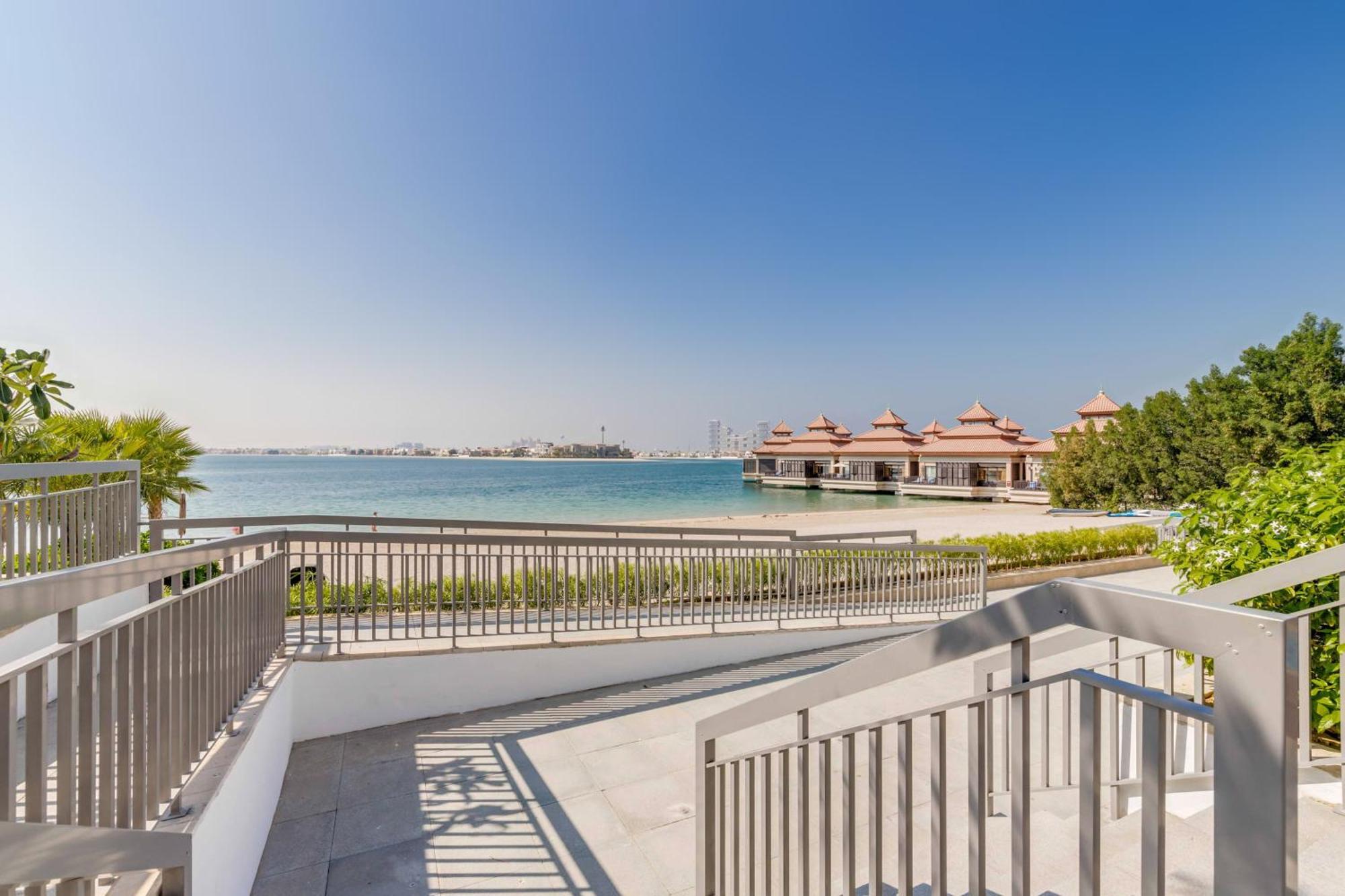 Luxury Azizi Mina Beachfront Apartamento *