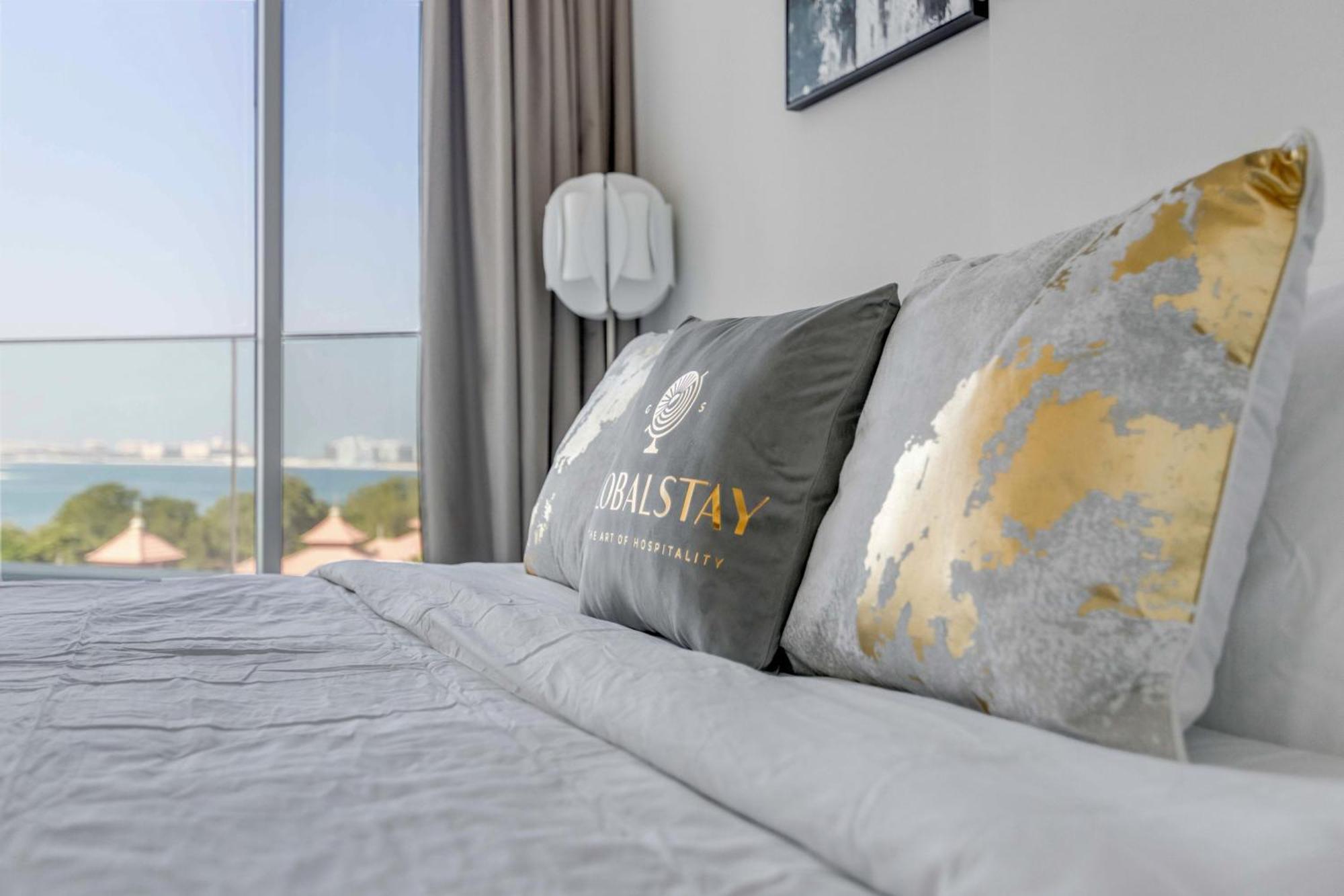 Luxury Azizi Mina Beachfront