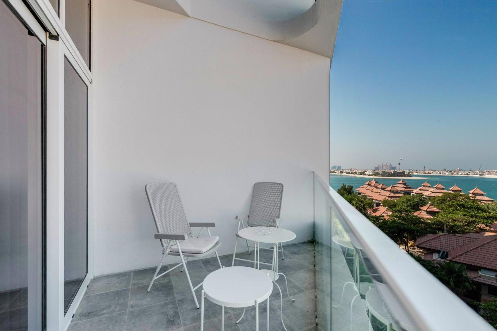 Luxury Azizi Mina Beachfront Dubai