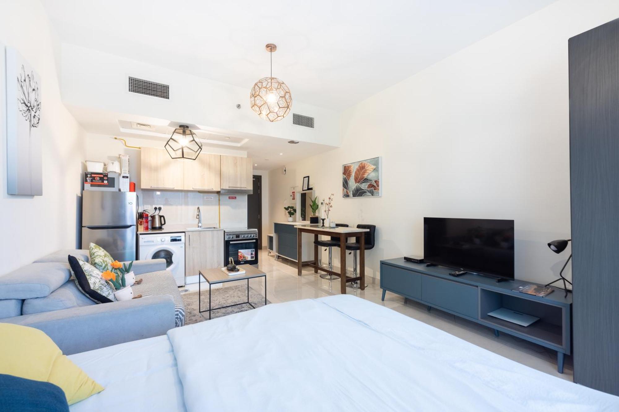 Apartment Central Spacious Living At Ag Tower Business Bay *