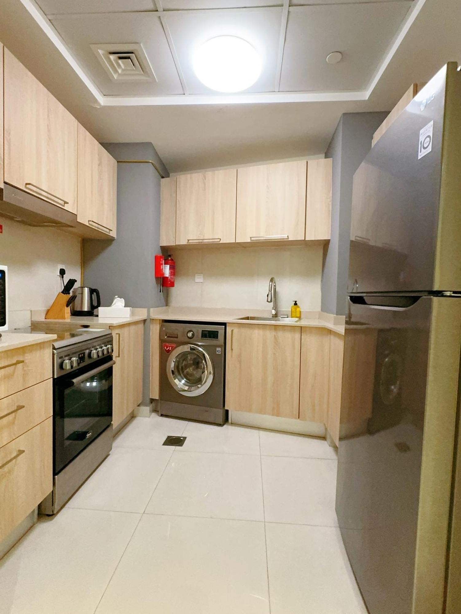 Central Spacious Living At Ag Tower Business Bay * Dubai