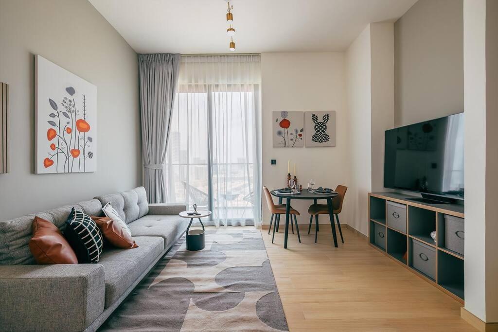 Beautiful 1br View * Dubai