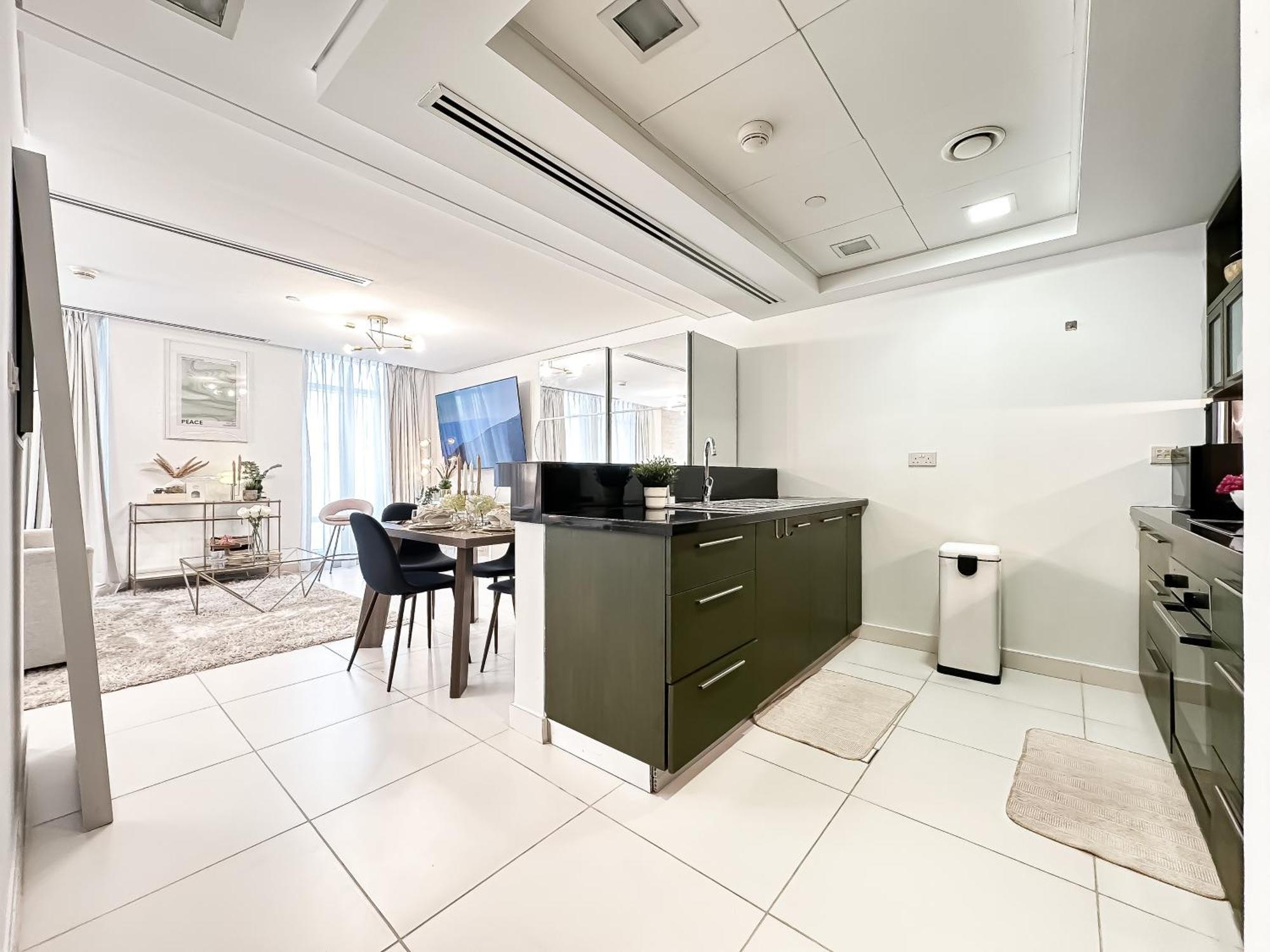 Dreamy Downtown W Boulevard Access Apartment
