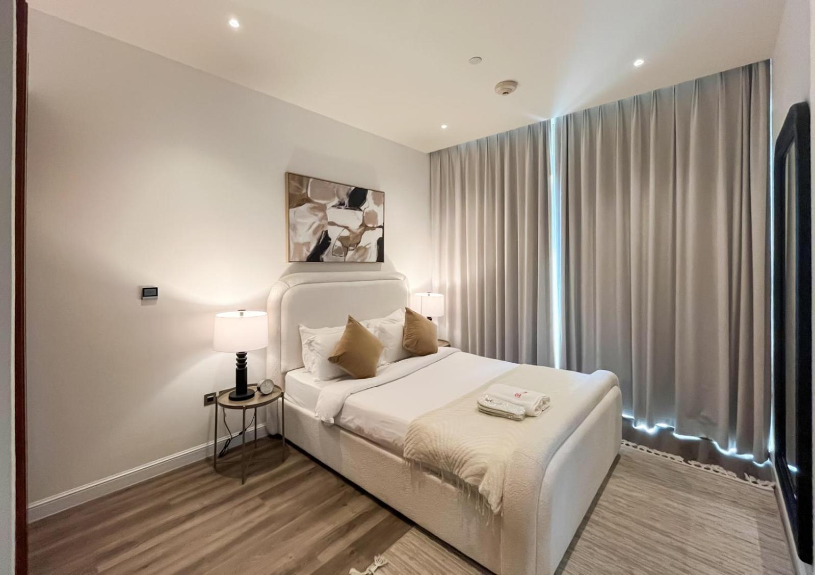 Livbnb - 2br With Breathtaking Marina View Apartment *