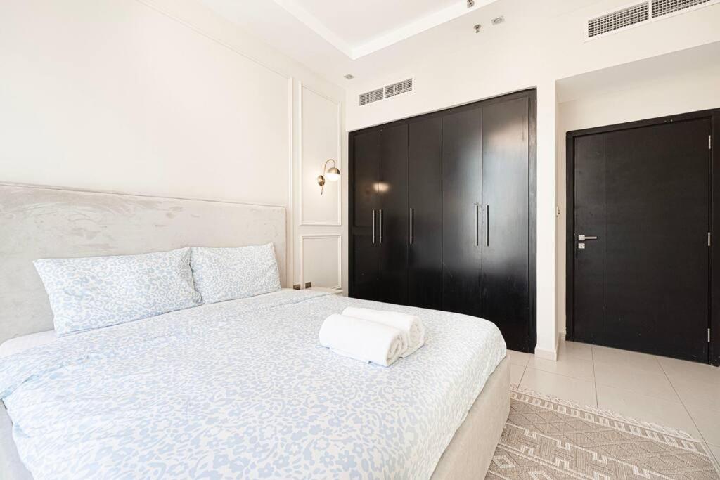 Apartment Prime Jbr Luxury Living With & Palm Views Dubai