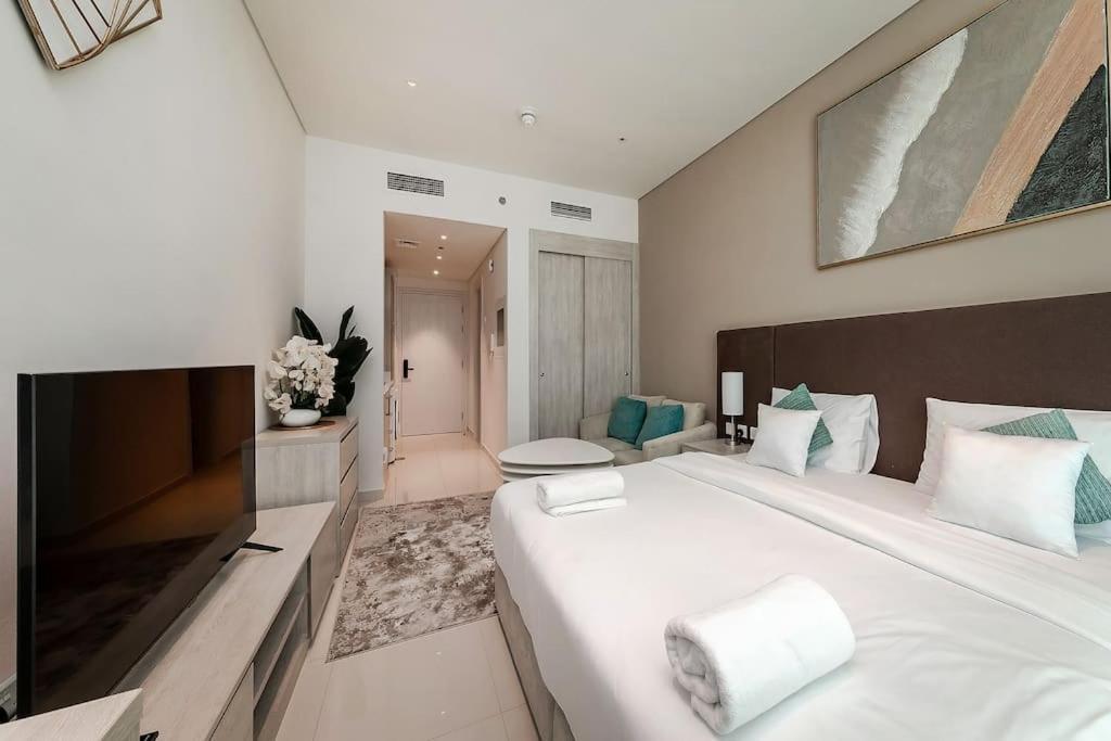 Modern In Seven Palm Apartment *