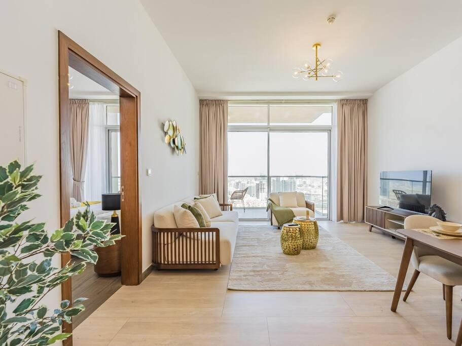 Elegant One Bed - Hameni Tower,jvc Apartment