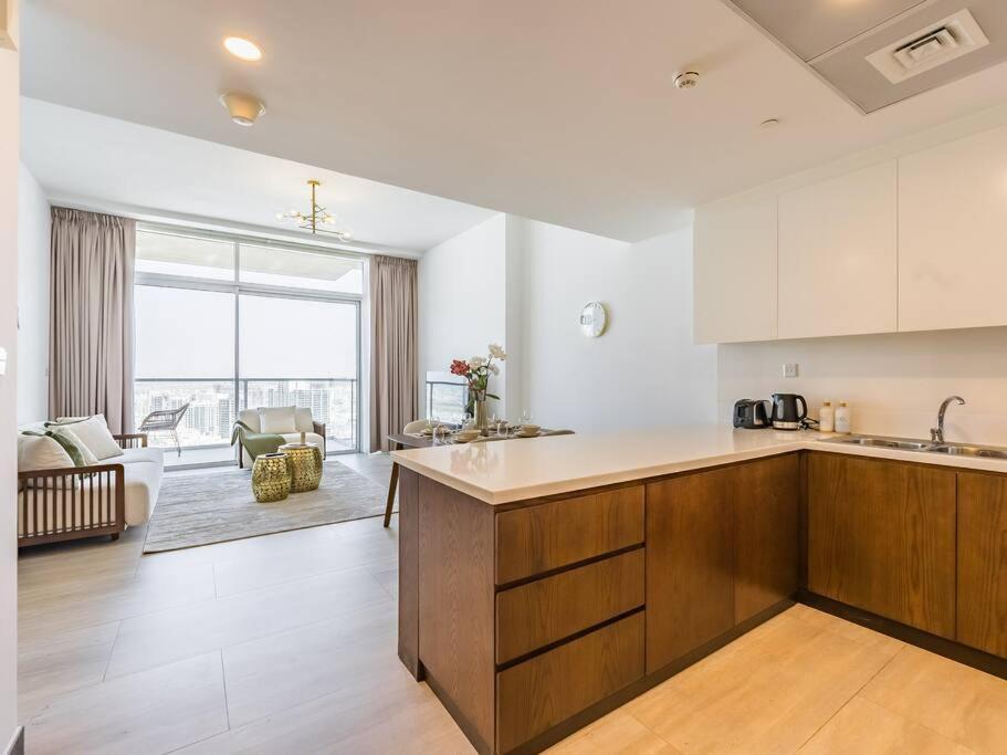 Elegant One Bed - Hameni Tower,jvc