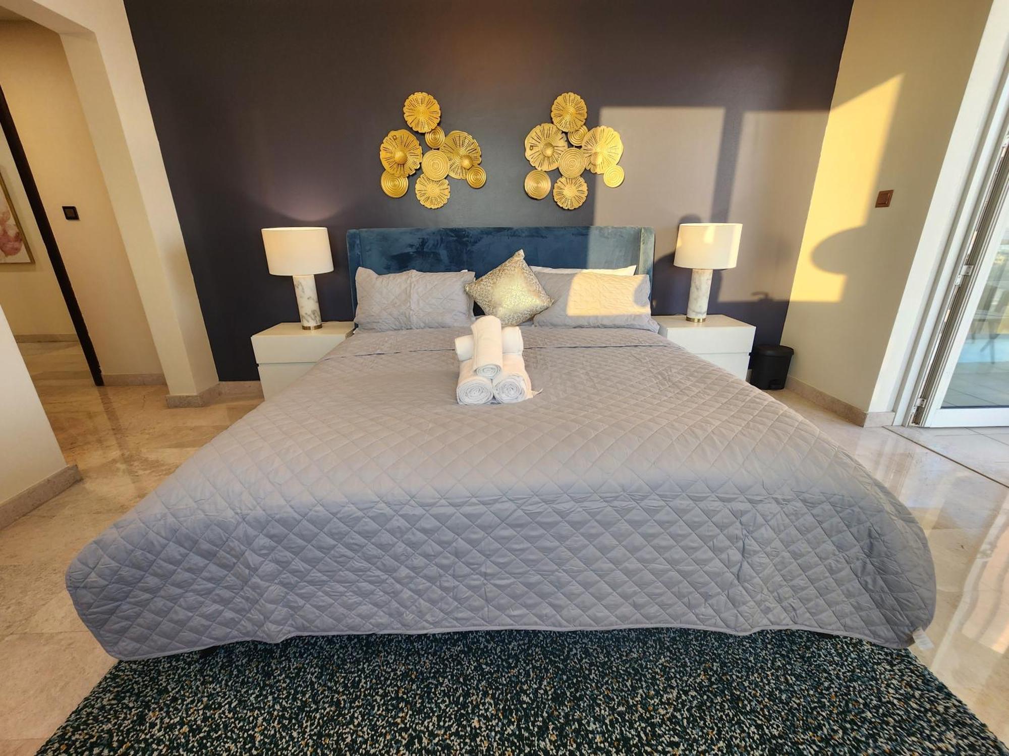 Modern Spacious 3-bedroom Maid's With Marina Views * Dubai