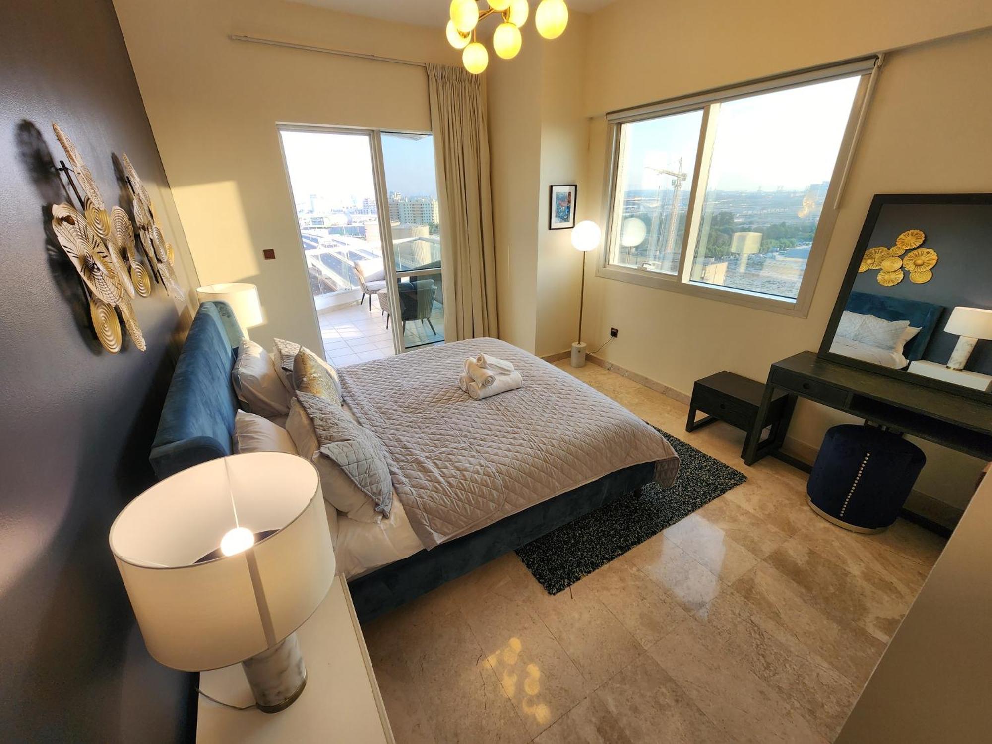 Apartment Modern Spacious 3-bedroom Maid's With Marina Views *