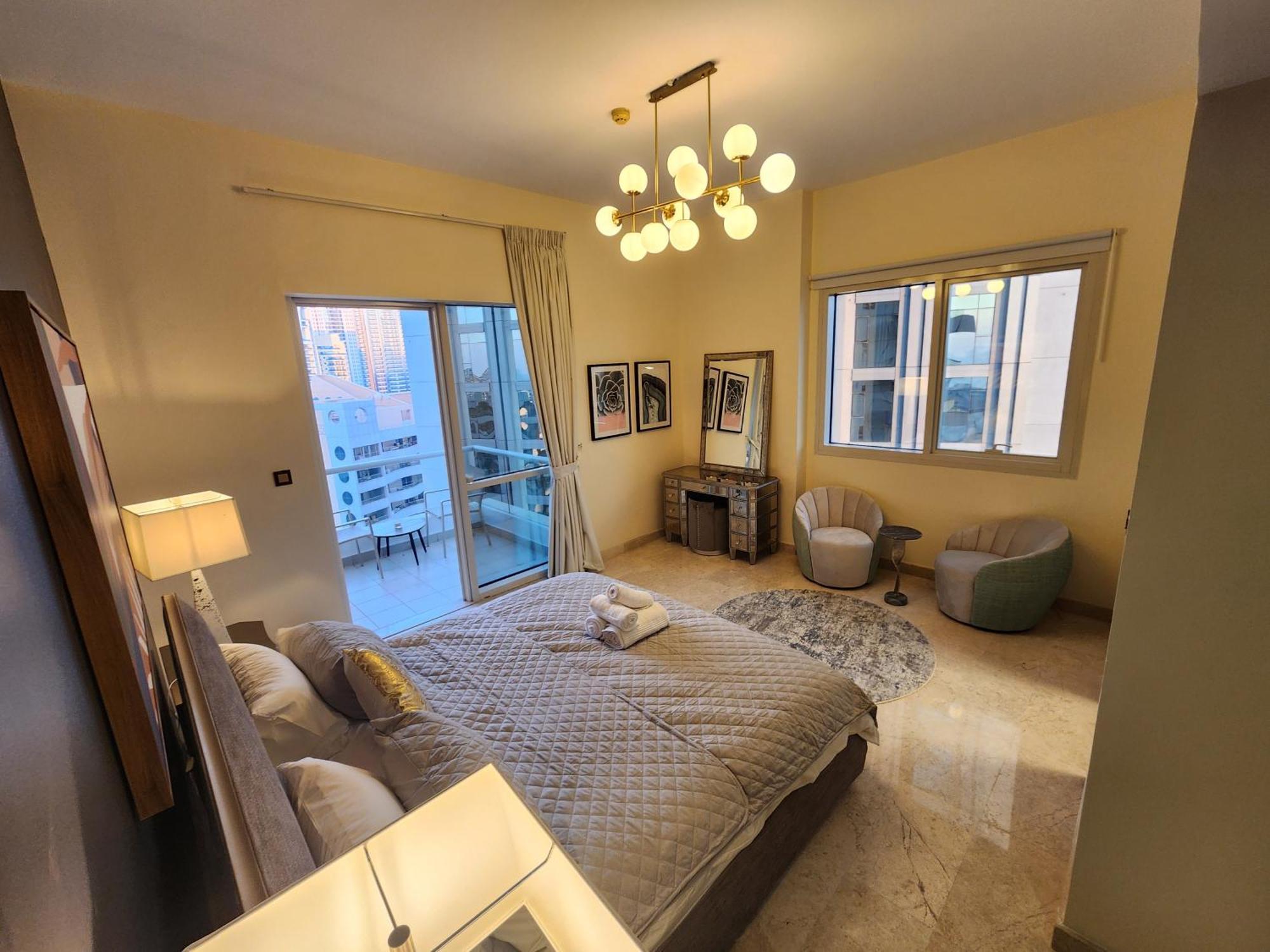 Modern Spacious 3-bedroom Maid's With Marina Views Apartment *