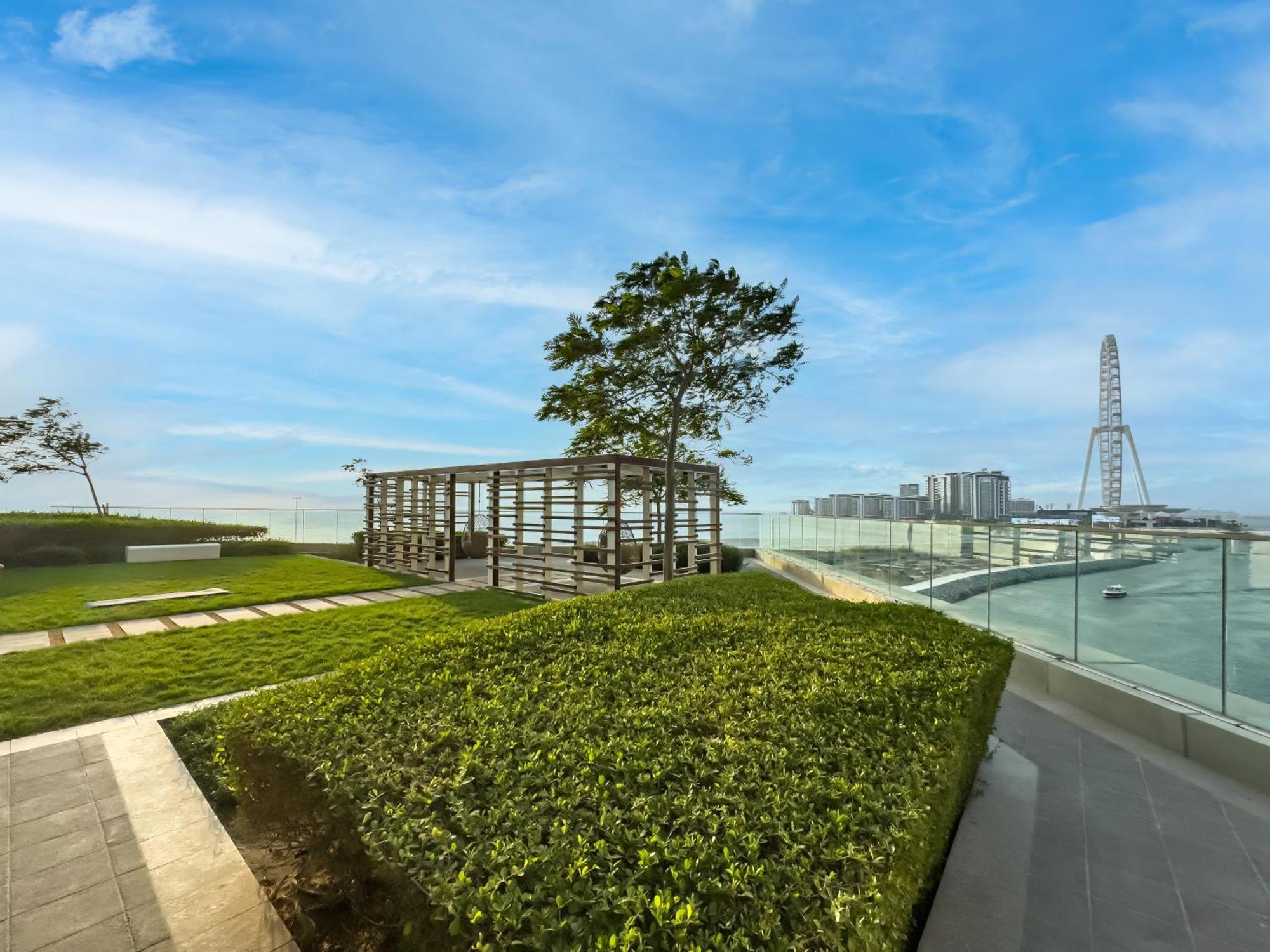 Brand New! Eye & Jbr Panorama! *