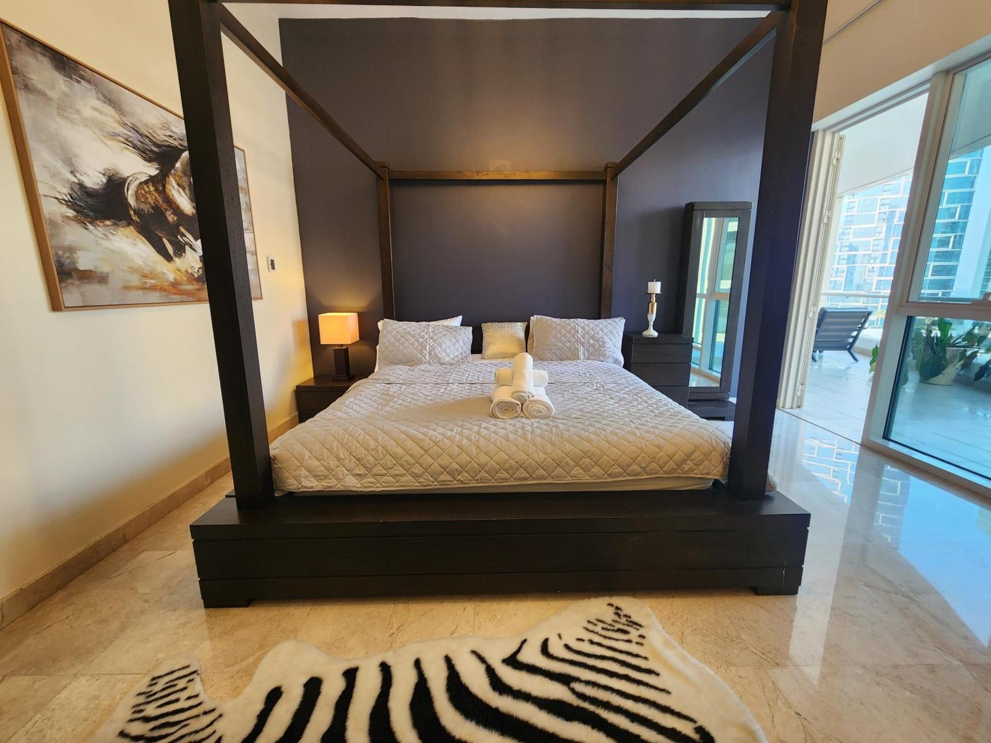Modern Spacious 3-bedroom Maid's With Marina Views Apartment