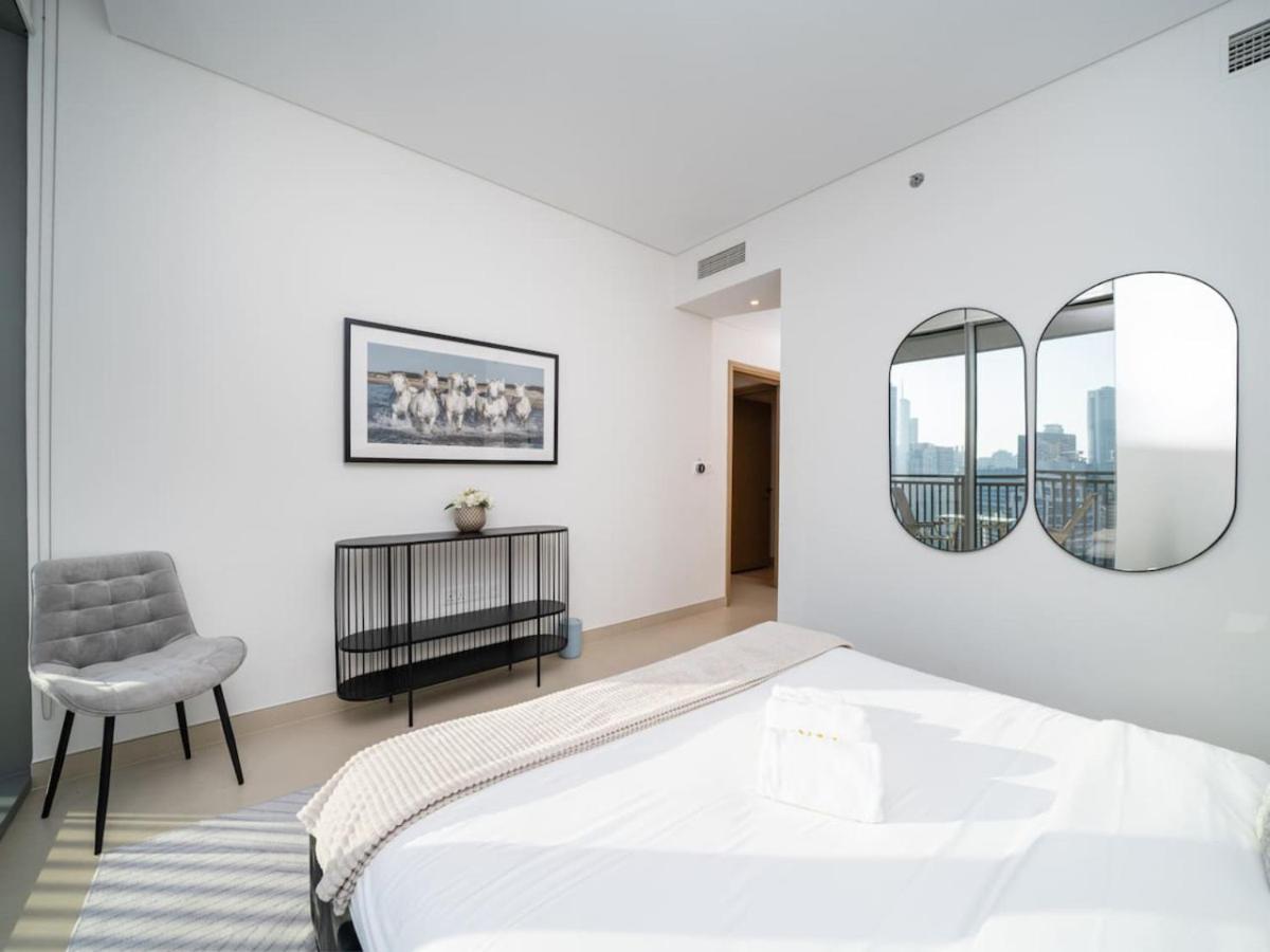 Stunning 2 Bed With Full Ain Views Dubai