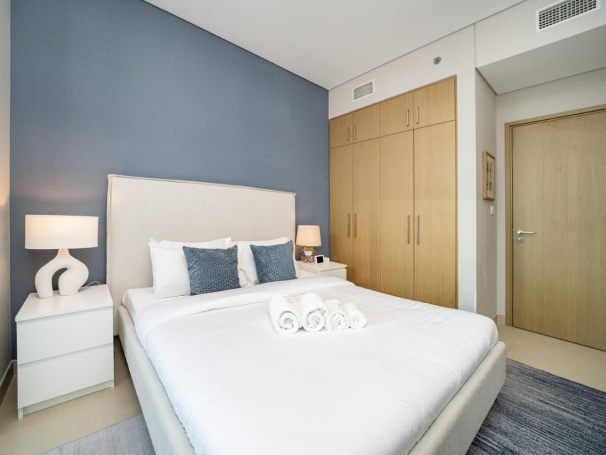 Apartment Stunning 2 Bed With Full Ain Views *