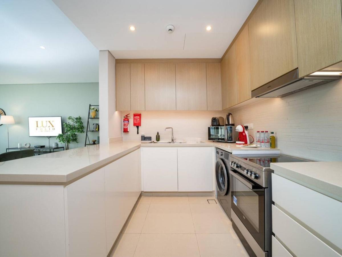 Stunning 2 Bed With Full Ain Views * Dubai