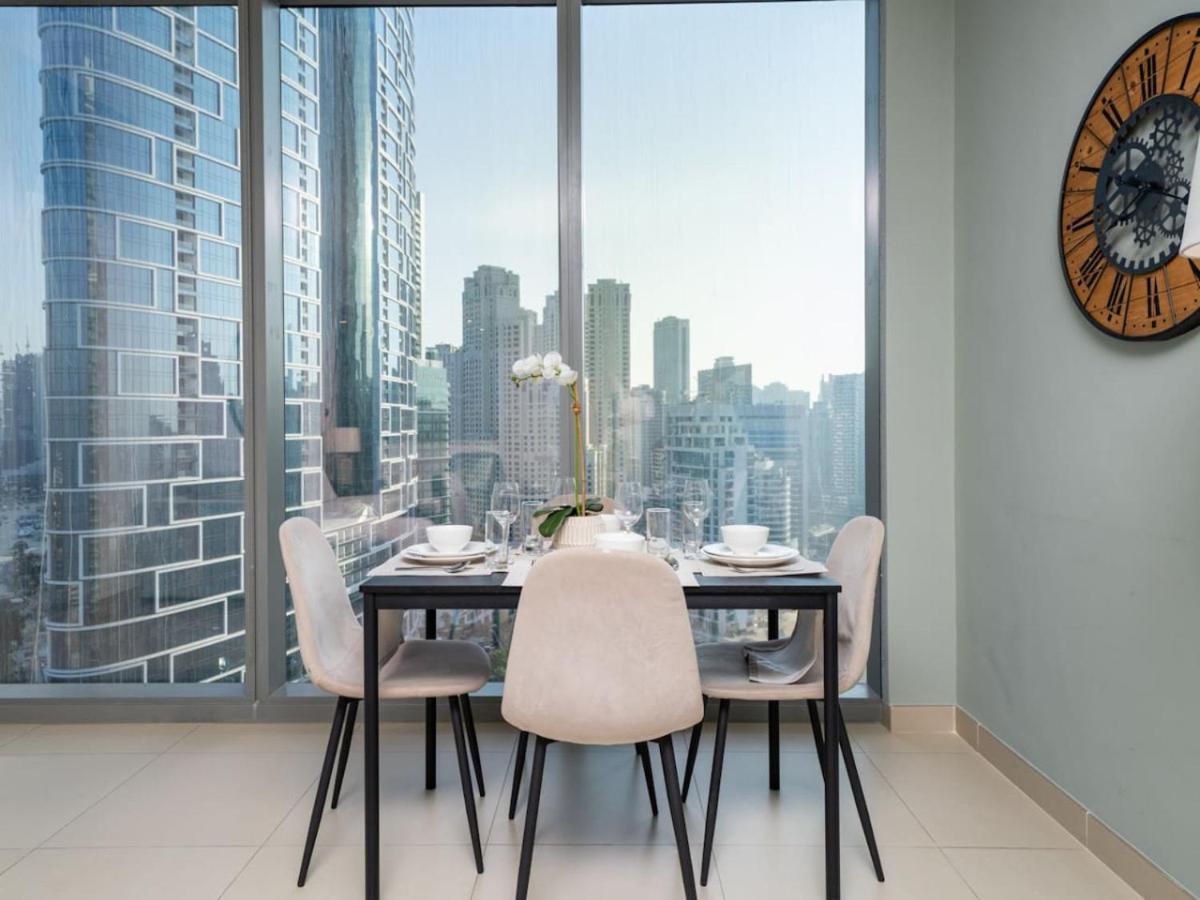 Apartment Stunning 2 Bed With Full Ain Views