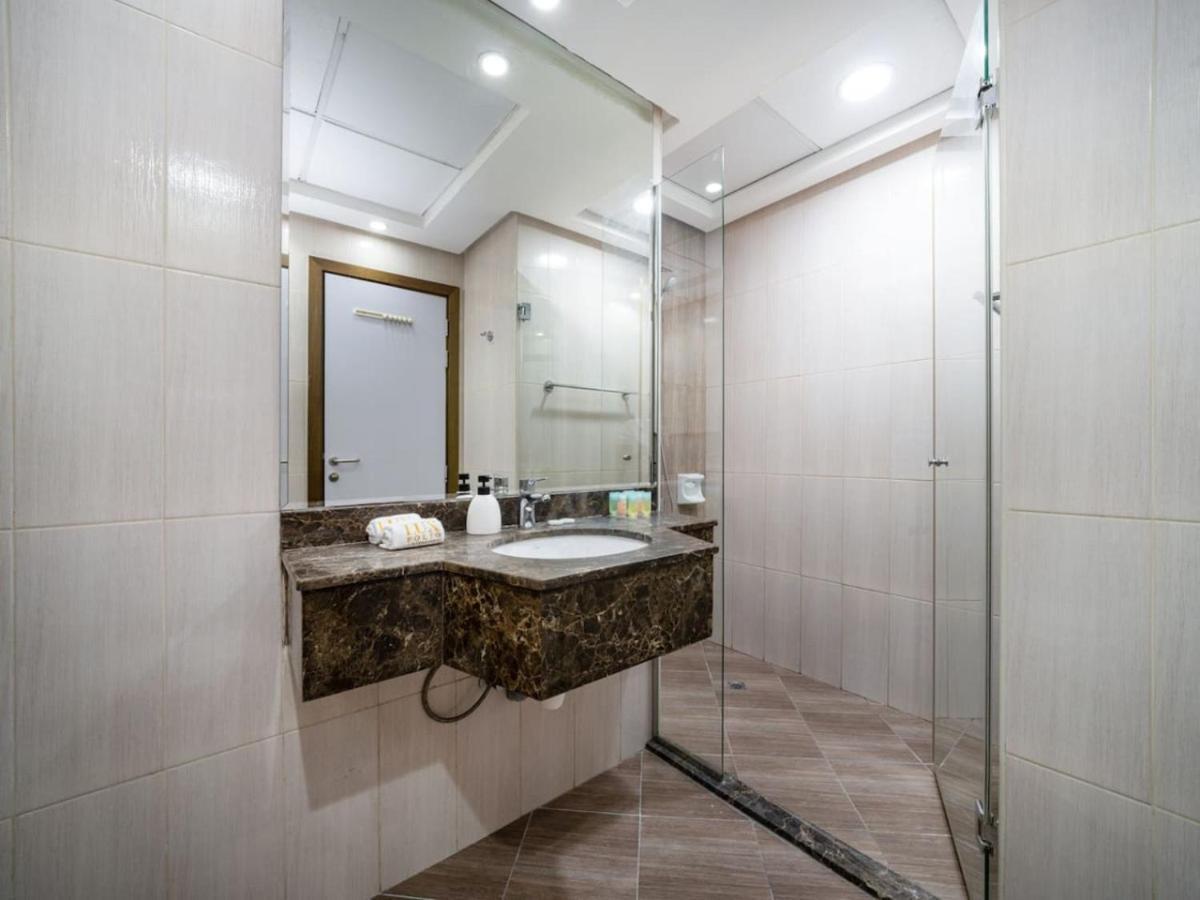 Chic In Jvc With Spacious Terrace Balcony *
