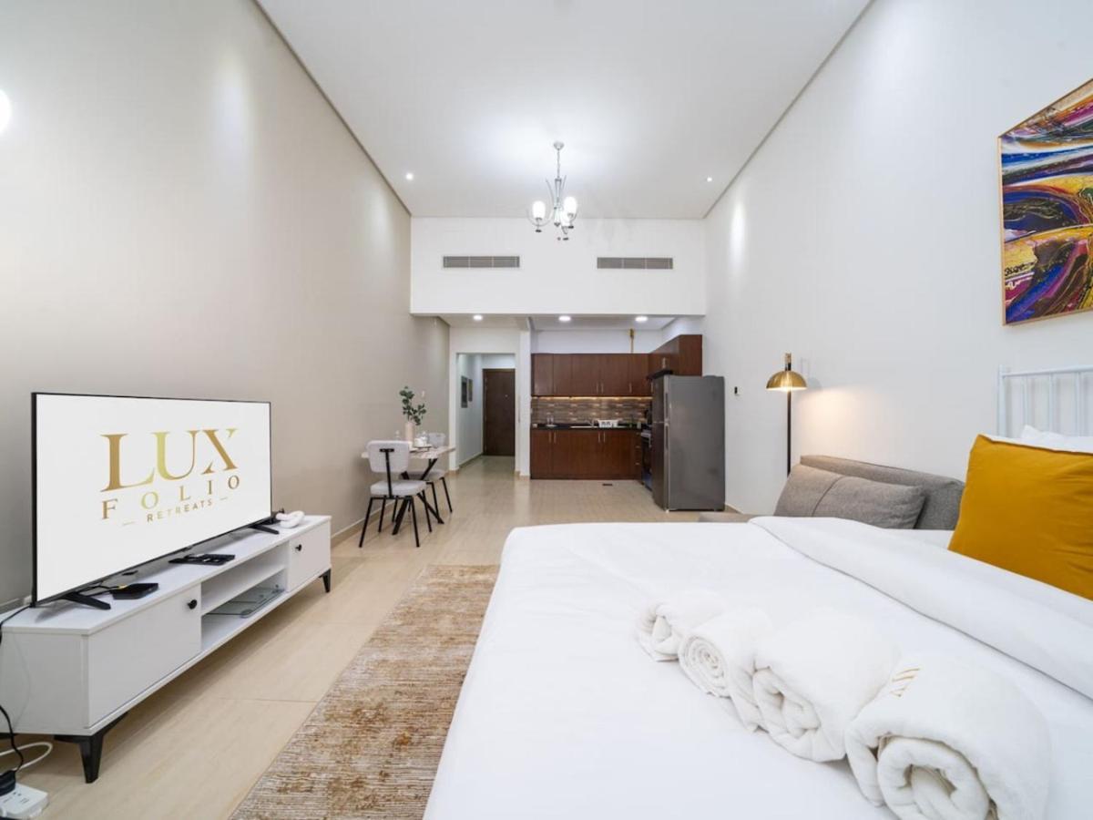 Chic In Jvc With Spacious Terrace Balcony Apartment *