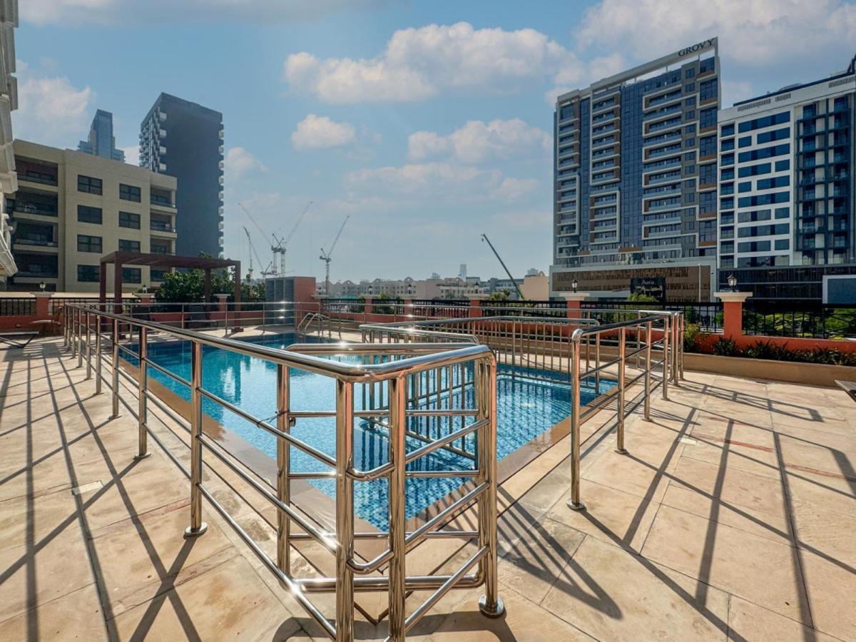 Chic In Jvc With Spacious Terrace Balcony Apartment *