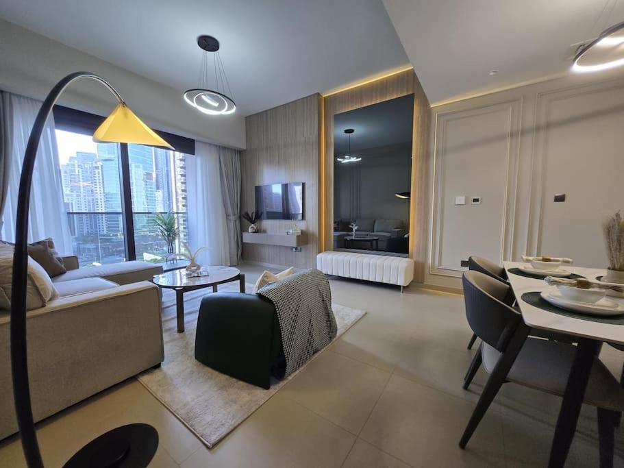 Luxury 1br Burj Khalifa View Walk To Mal Apartamento *