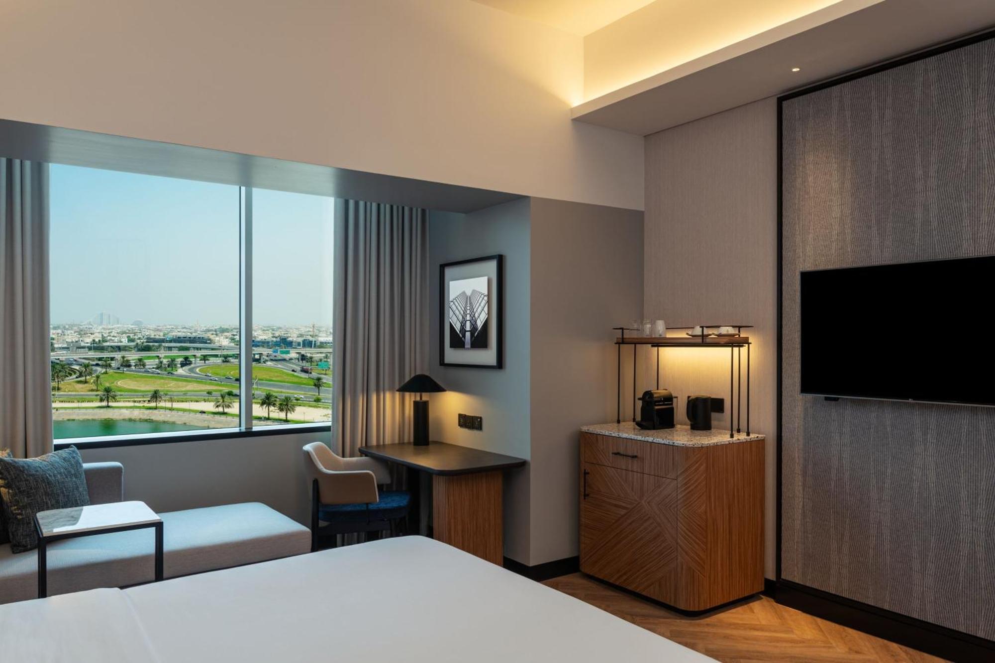 Sheraton Mall Of The Emirates Hotel, 5*