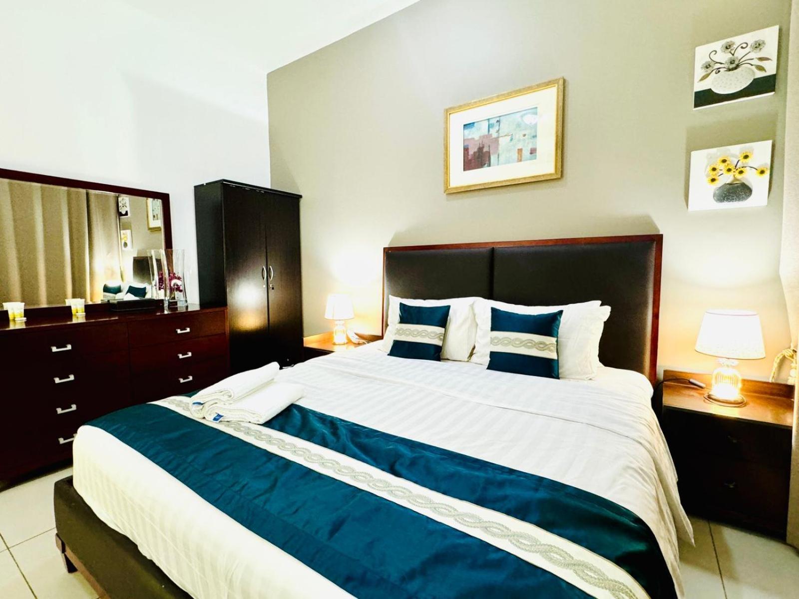 Private In 3 Bedroom Skynest Homes Marina Pinnacle Guest house Dubai