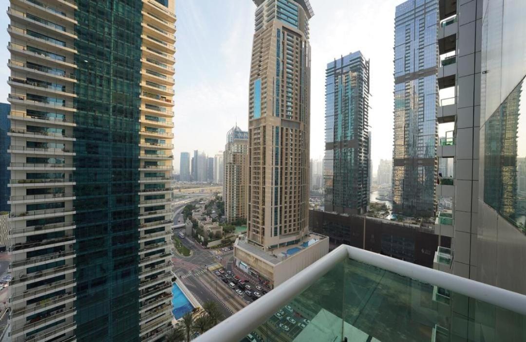 Private In 3 Bedroom Skynest Homes Marina Pinnacle * Dubai